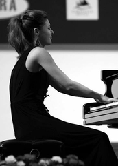 ana yovanovich profesora de piano en Sonata